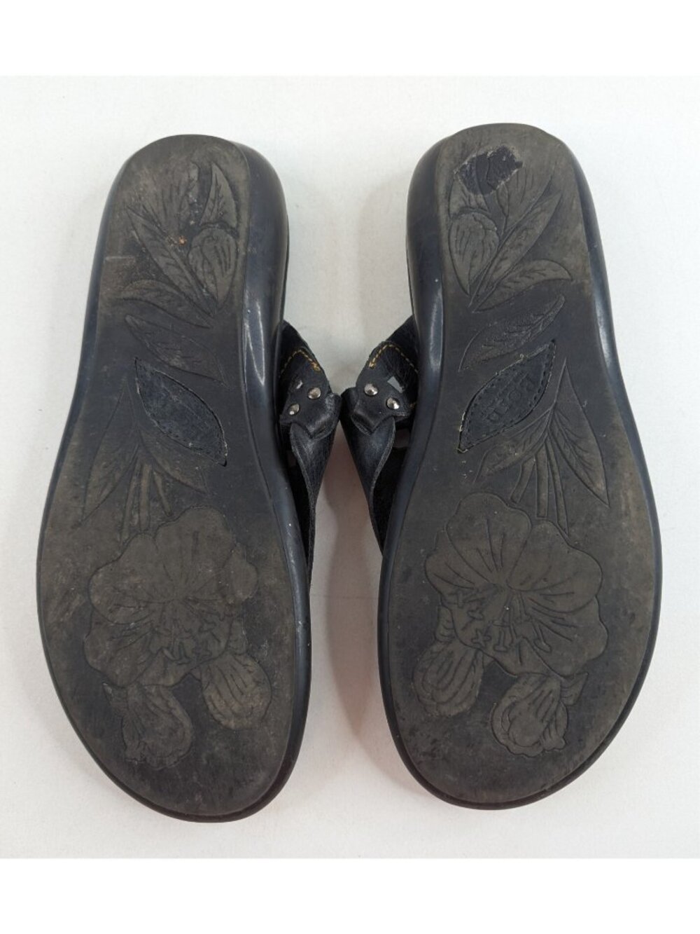 Born Sandal Women’s Size 10 Black Leather Flip Flops Thong Comfort Beachy - Picture 8 of 10